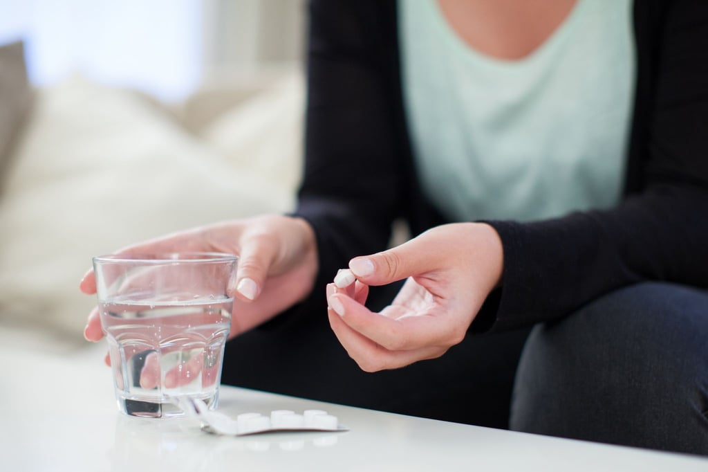 Die Schmerztablette gibt es nicht nur in der Apotheke um die Ecke, sondern auch online. Man sollte vorab aber prüfen, ob die Versandapotheke auch registriert ist.