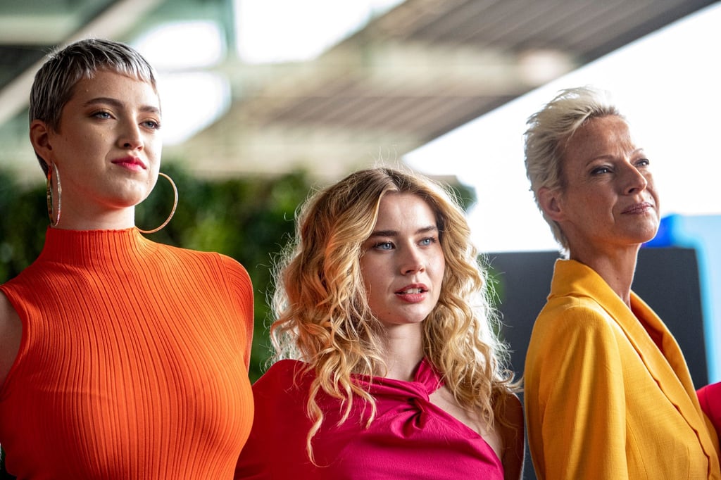 Lou-Anne (l-r), Luca und Lou Annes Mutter Martina sorgen bei GNTM für Diversität.