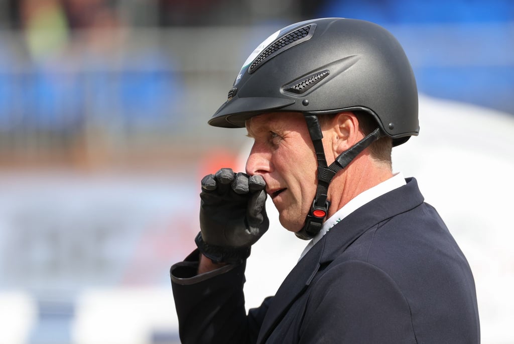Der Springreiter Andre Thieme verpasst mit dem deutschen Team den Sieg beim Nationenpreis in Mannheim.