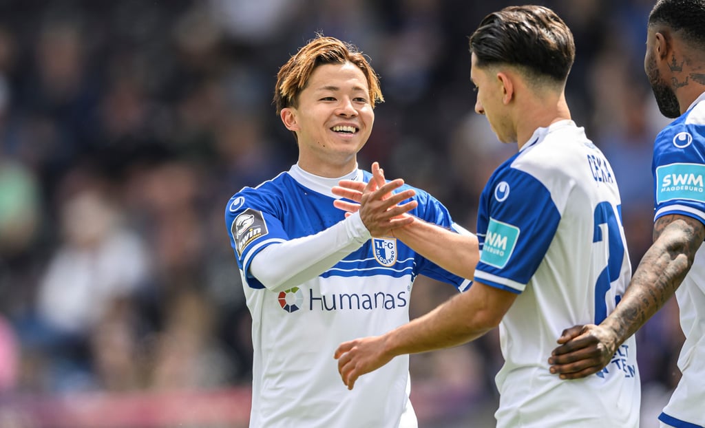 Tatsuya Ito (links) bleibt beim 1. FC Magdeburg.