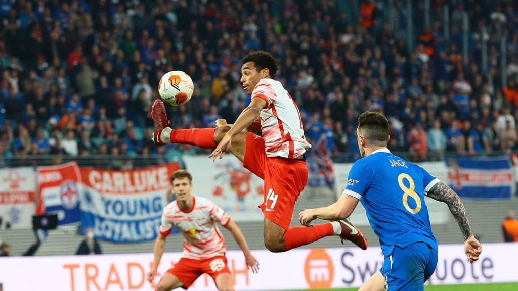 Spektakuläre Ballannahme: Tyler Adams im Spiel gegen die Glasgow Rangers.