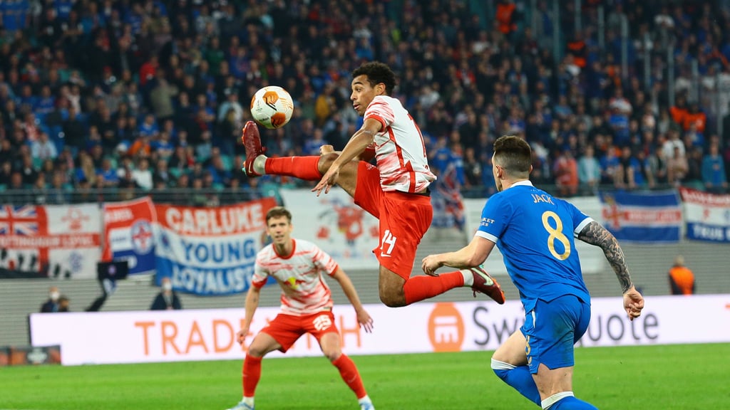 Spektakuläre Ballannahme: Tyler Adams im Spiel gegen die Glasgow Rangers.