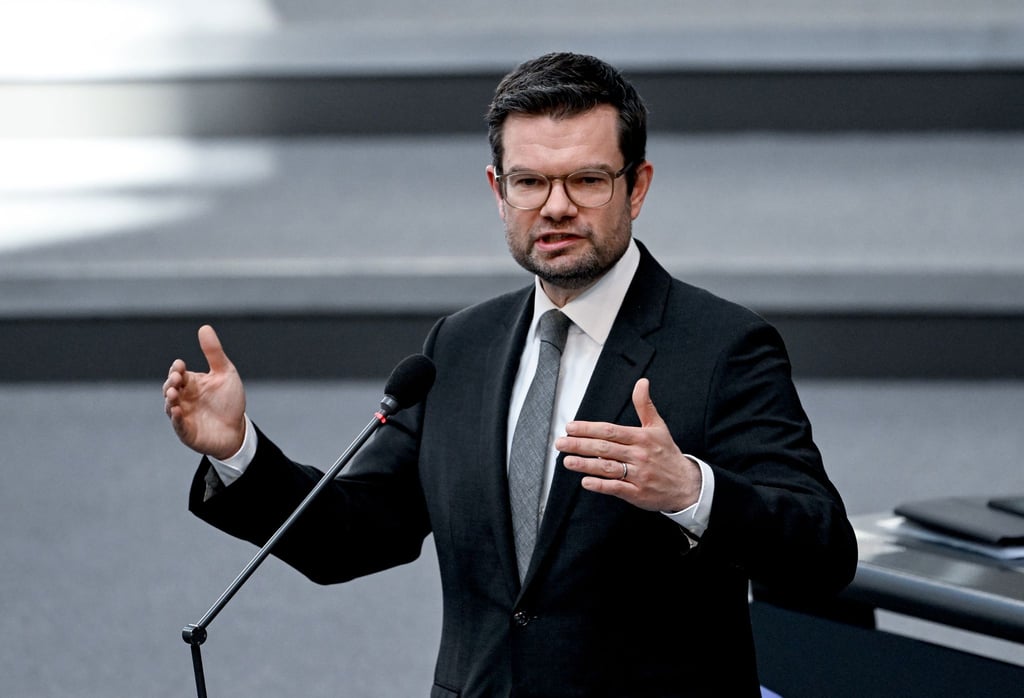 Justizminister Buschmann warnt beim Thema Maskenpflicht ab Herbst vor vorschnellen Entscheidungen.