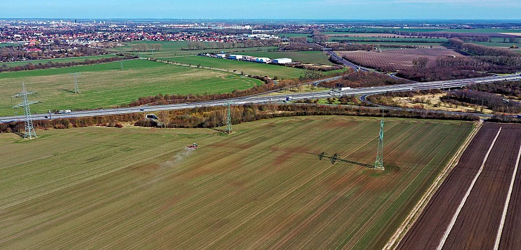 Der in den USA beheimatete Chipproduzent Intel möchte Fabriken an der Autobahn bei Ottersleben in Magdeburg ansiedeln.