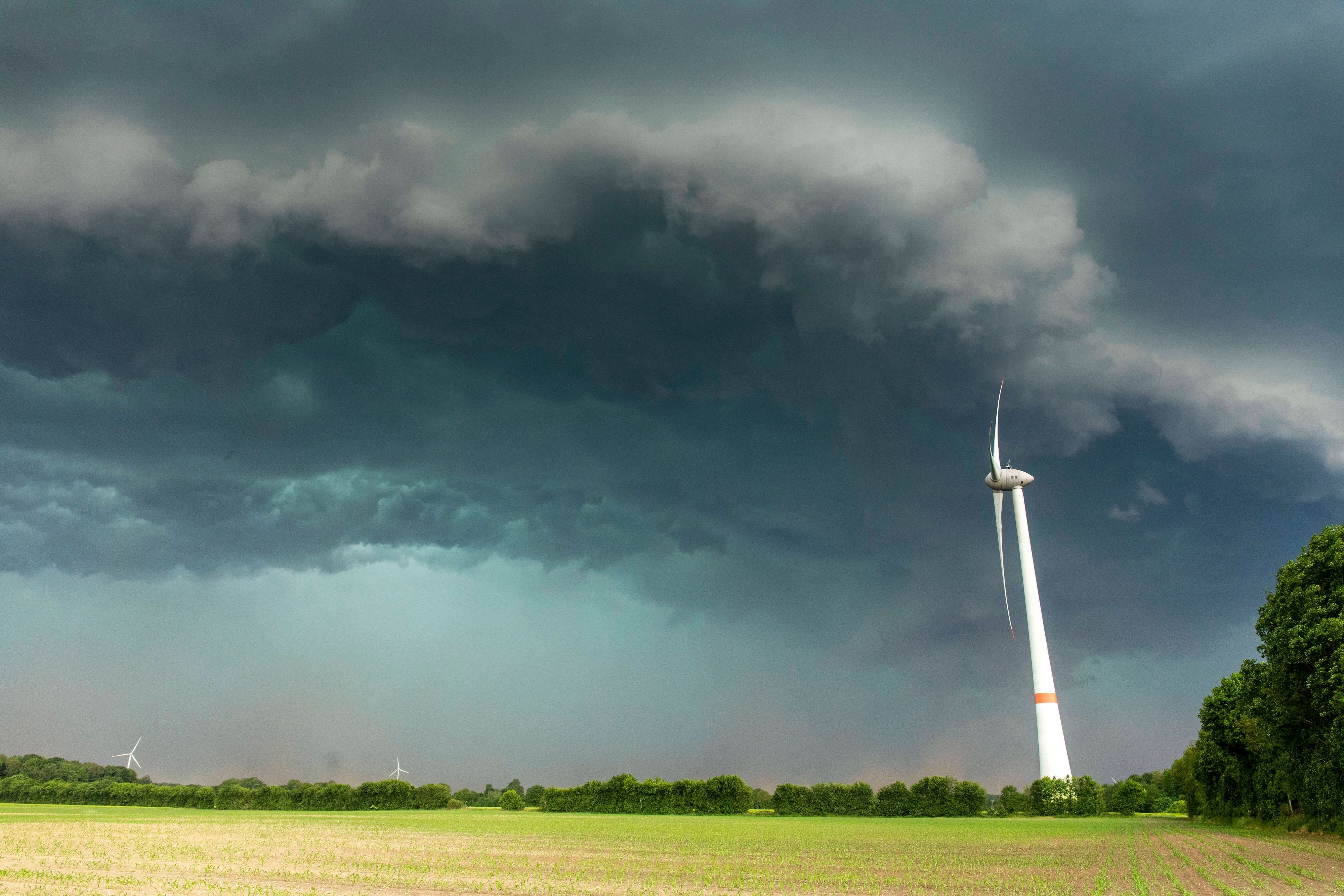 Wetter Am Wochenende: Wind Und Regen In Sachsen-Anhalt - DWD Warnt Vor ...