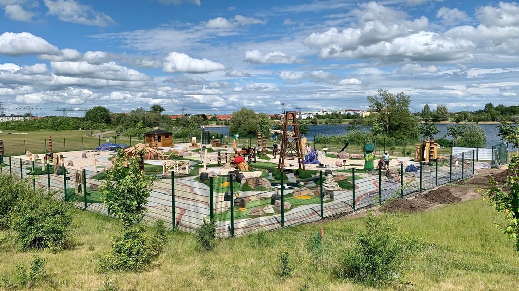 So sieht sie aus, die Abenteuer-Minigolf-Anlage am Hufeisensee. Am Kindertag wird sie eröffnet.