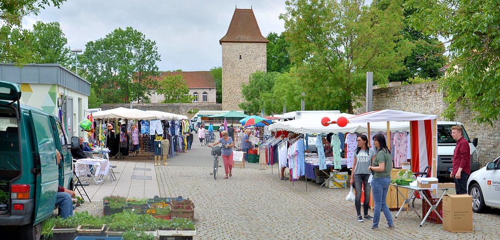 Für die Stände auf dem Staßfurter Wochenmarkt hat die Deutsche Marktgilde die Gebühren um zehn Cent pro Quadratmeter erhöht.