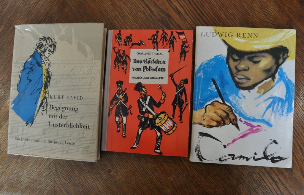 Drei der 45 Bücher der Kinder- und Jugendliteratur, die ab 30. Mai 2022 in Magdeburg in der Bücherkiste im Breiten Weg 29 für einen Monat präsentiert werden.