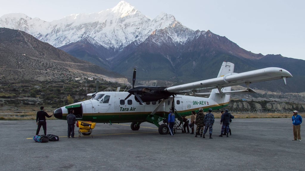 Eine Maschine wie diese, vom Typ Twin Otter, wird seit Sonntagmorgen in Nepal vermisst. Foto: