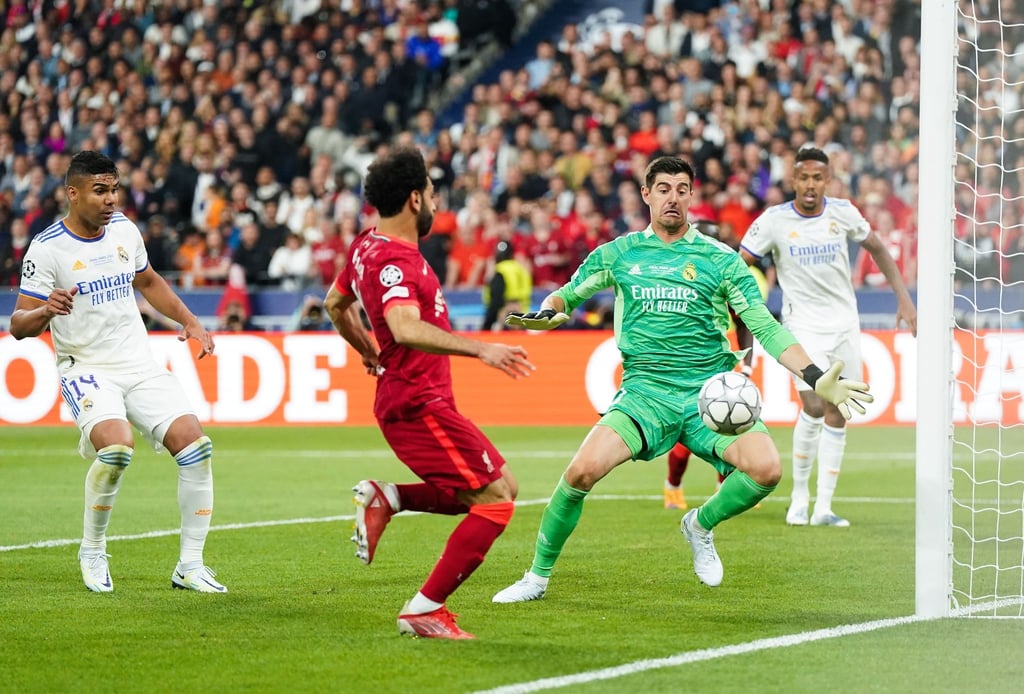 Torhüter Thibaut Courtois (2.v.l.) rettete Madrid mit zahlreichen Paraden den Sieg.