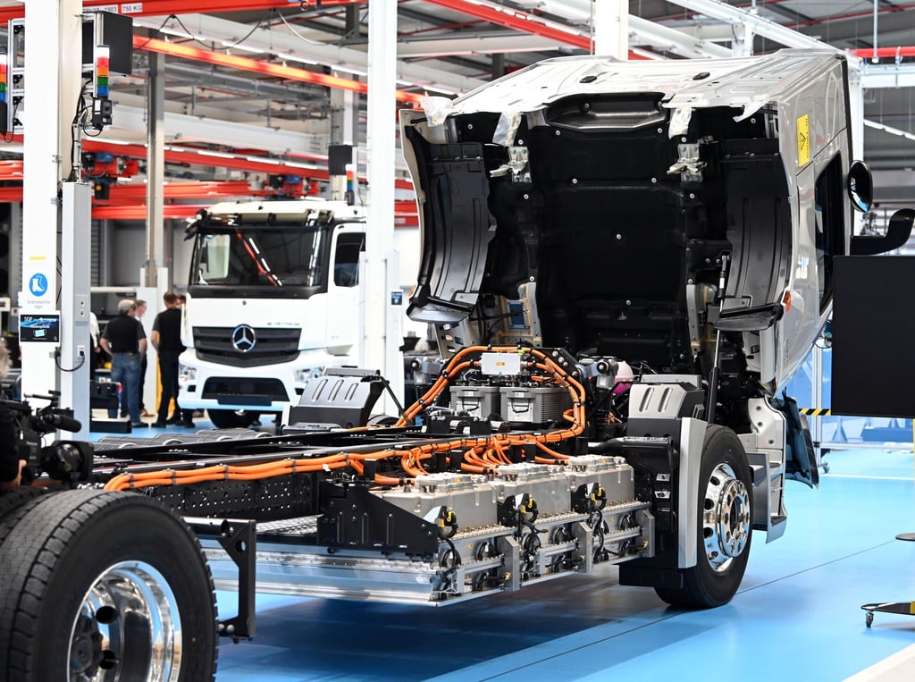 Ein eActros im Mercedes-Benz Lkw Werk Wörth der Daimler Truck AG.