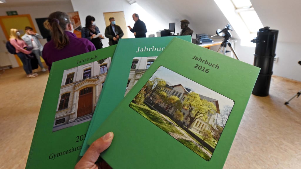 Im Stephaneum wird anlässlich des 700. Geburtstags fleißig für ein Schulmuseum gesammelt.