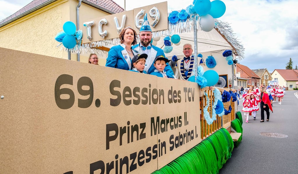 Auf dem Prinzenwagen gaben sich Prinz Marcus II. und Ihre Lieblichkeit Prinzessin Sabrina I. die Ehre.