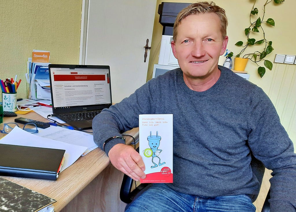 Sozialarbeiter Jörg Vibrans berät in Wittenberg und Gräfenhainichen Betroffene zum Thema Schulden.