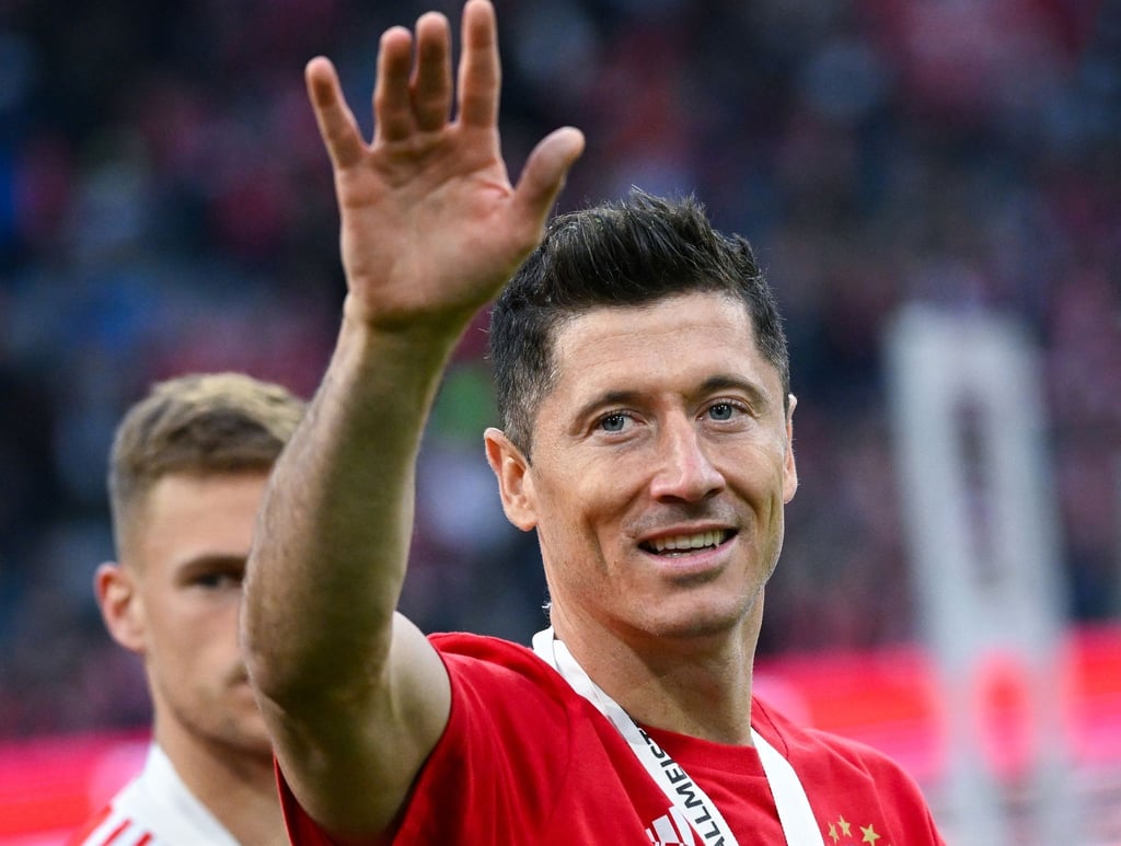 Wird Robert Lewandowski zum FC Barcelona wechseln? Der Profi hält sich bedeckt.