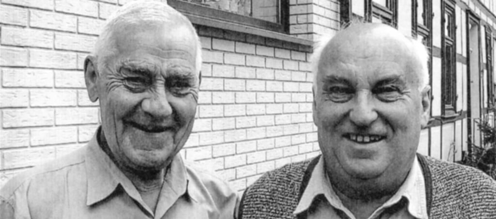 Wiedersehen zweier Freunde nach 56 Jahren: Igor Gaivoronskij (links) und Fleischermeister Karl Wille. 