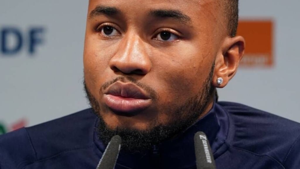 Christopher Nkunu hat sich auf einer Pressekonferenz zu seiner Zukunft bei RB Leipzig geäußert.