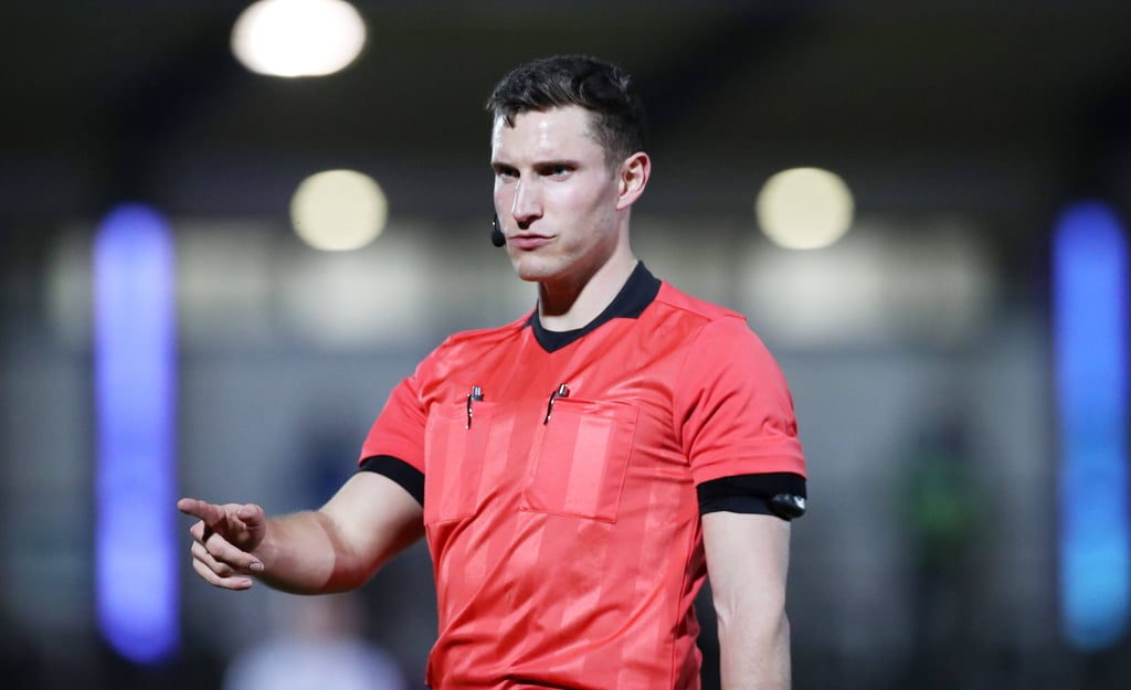 Schiedsrichter Eric Weisbach vom TSV Leuna pfiff zuletzt regelmäßig in der Regionalliga Nordost.