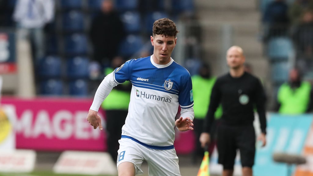Florian Kath bleibt für den 1. FC Magdeburg am Ball.