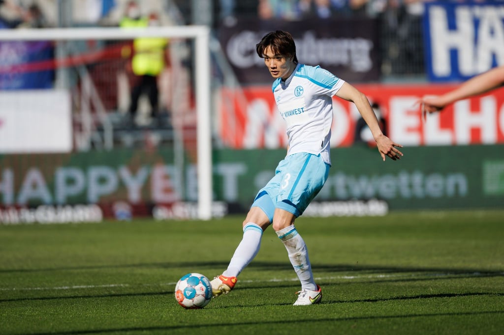 Der Japaner Ko Itakura kehrt zu Manchester City zurück.