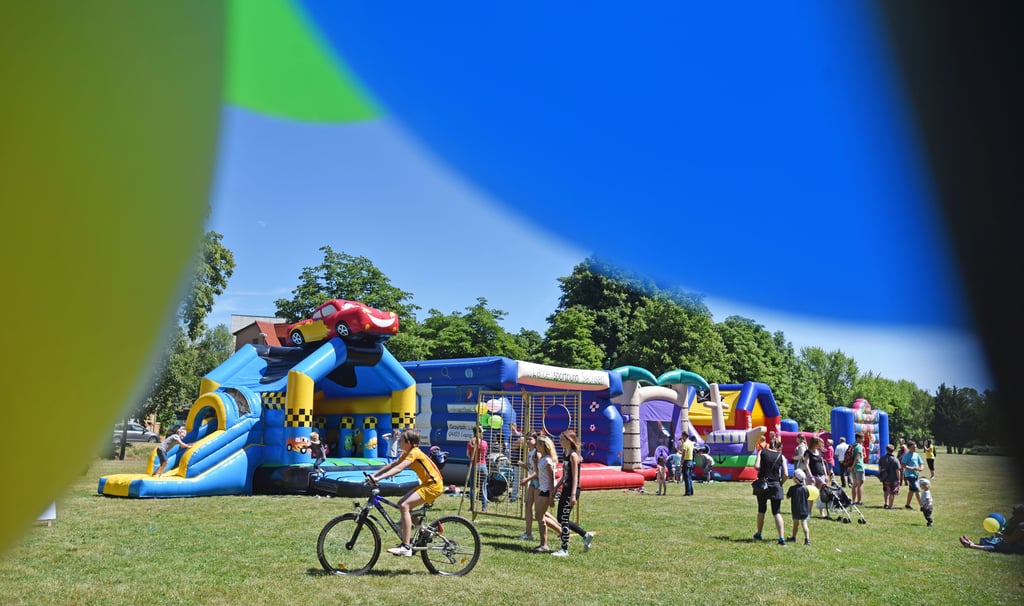 Zum Kindertagsfest in der Grünen Lunge werden erneut Hüpfburgen locken.