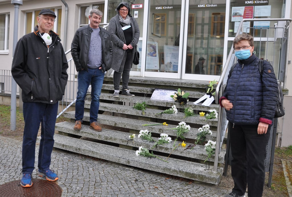 Seit der Bekanntgabe der Schließung des Krankenhauses in Havelberg im Januar 2020 gab es immer wieder Proteste. Unter anderem mit Mahnwachen.