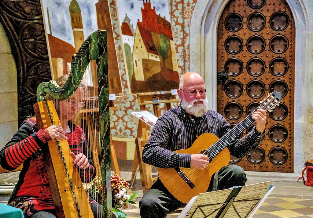Thomas Höhne ist seit Gründung des Wittenberger Renaissance Musikfestivals auch dessen künstlerischer Leiter. Von Anfang an gehört Gesine Friedrich zum engsten Kreis des Festivalteams. Es gibt Partner und Förderer.