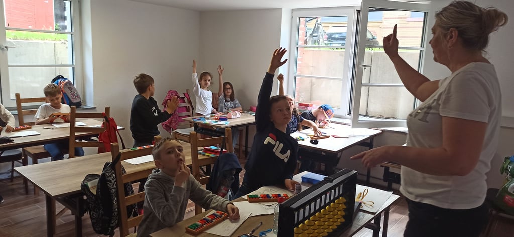 Hier lernen urkainische Kinder in der Magdeburger Viehbörse.