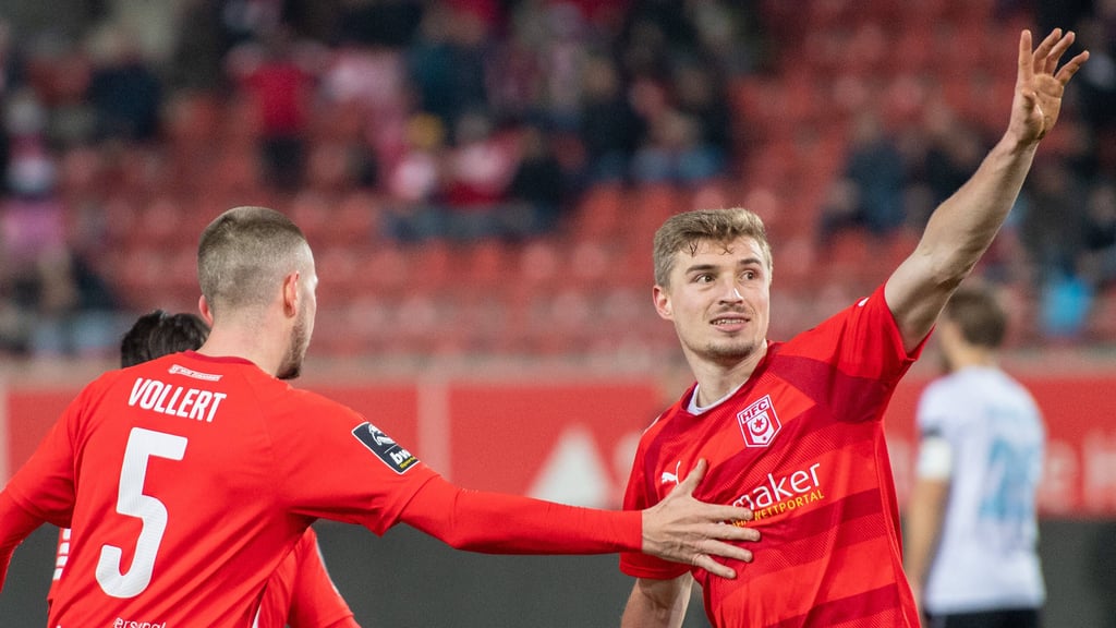 Elias Huth steht ab Juli wieder beim 1. FC Kaiserslautern unter Vertrag.