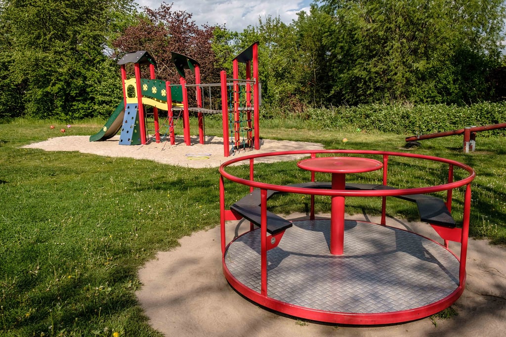 Der Spielplatz im Ortsteil Buro ist bereits neu hergerichtet worden und kann bespielt werden.