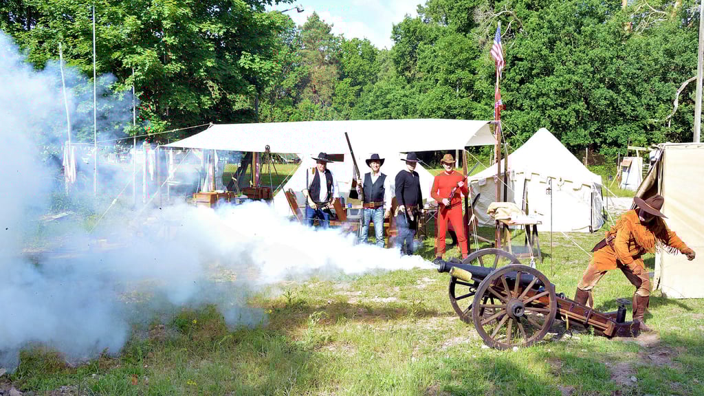 Donnerstag ließen es die Sharpshooters vom Hanseatischen Schützenverein zu Stralsund schon einmal für die Volksstimme krachen.