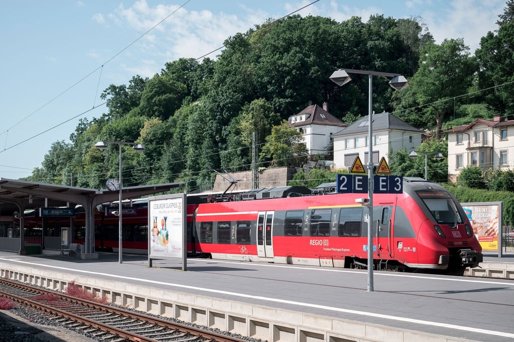 Ein Regionalzug der Bahn in Bayern (Symbolbild).