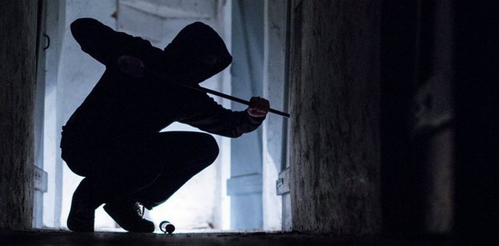 Ein Baucontainer wurde aufgebrochen.