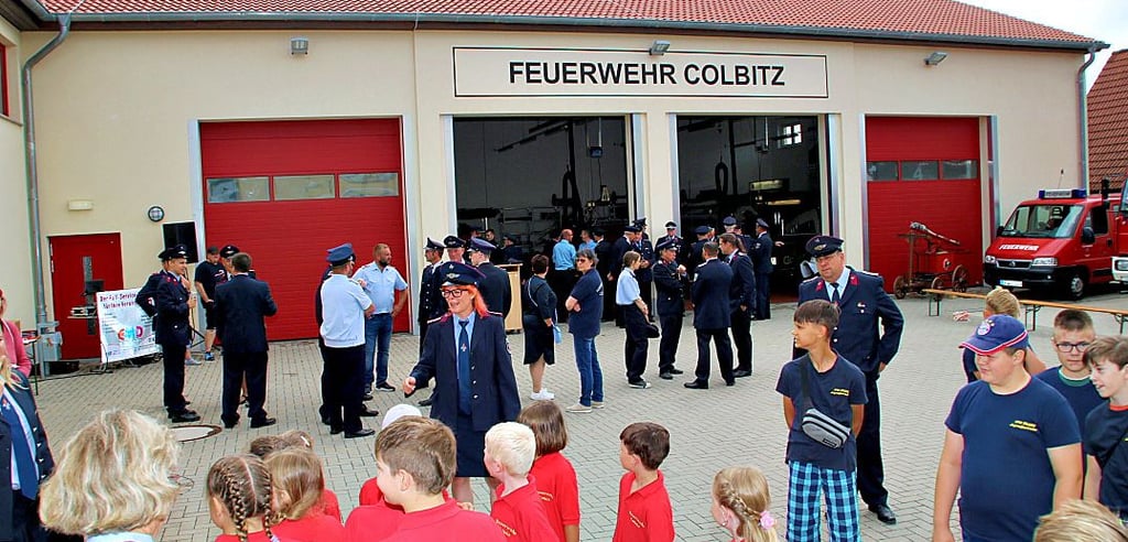 Rund um das Gerätehaus wird der Tag der Feuerwehr und damit das 130-jährige Bestehen gefeiert.