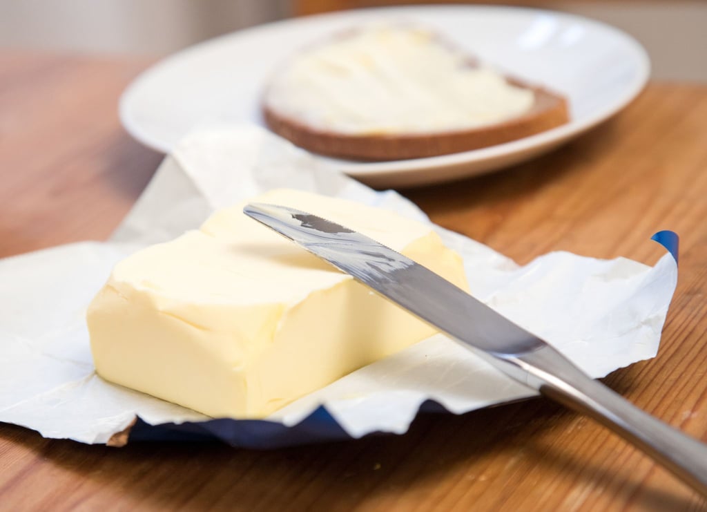 Viele Lebensmittelmärkte haben den Butterpreis gesenkt. Aldi Nord, Edeka und die Discounter Netto und Norma verkaufen das 250-Gramm-Päckchen nun für 2,19 Euro.