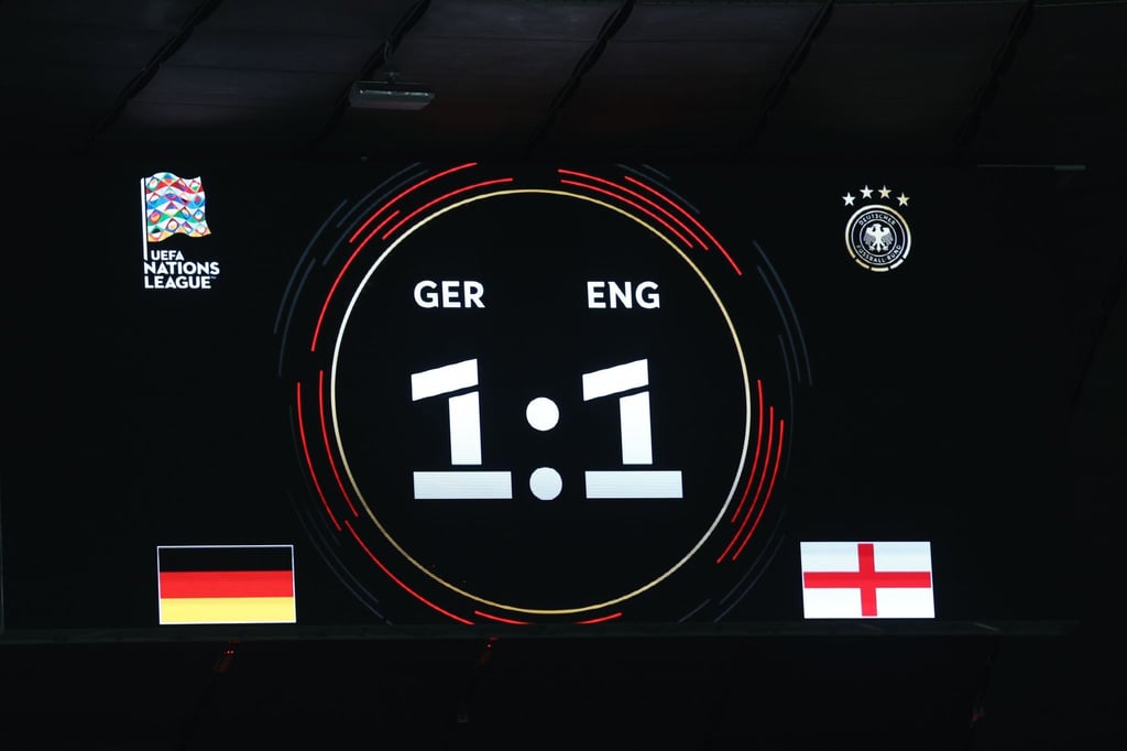 Die Anzeigetafel im Stadion zeigt das Endergebnis nach der Partie.