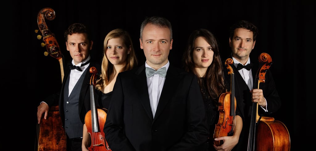 Johannes Wollrab tritt beim Benefizkonzert für die Ukraine in Magdeburg auf.