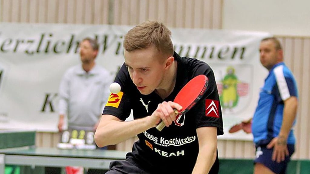 Alexander Pazdyka holt die Silbermedaille.