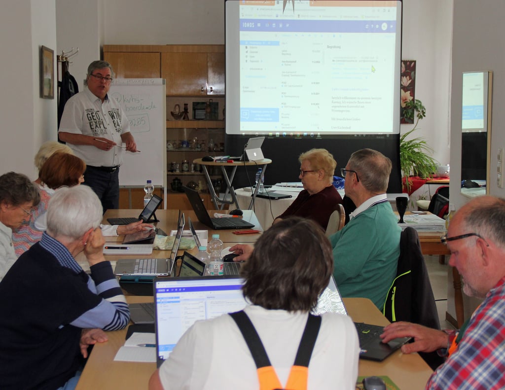 Rauchende Köpfe und viel Input, aber auch lehrreiche Lektionen erzeugten die Kurseinheiten der Volkshochschule unter Leitung von Uwe Küchenhoff in der Völpker Begegnungsstätte.