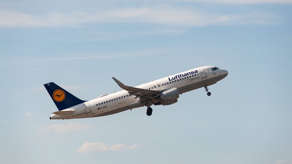 Airlines wollen mehrere Hunderte Flüge streichen. Welche Rechte haben Passagiere bei Verspätung und Annullierung?