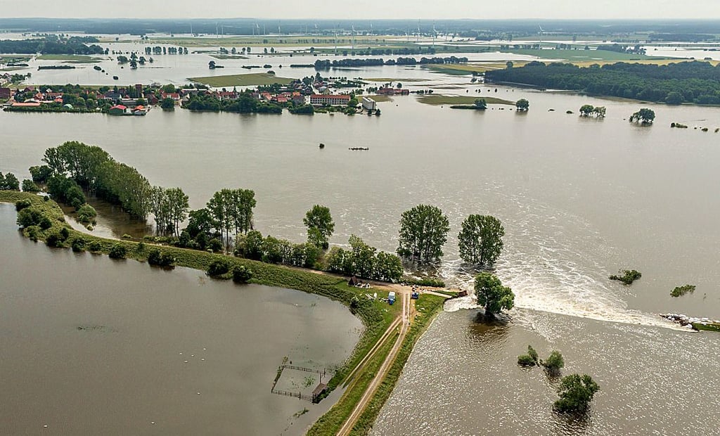 Deichbruch bei Fischbeck: Die Flut im Jahr 2013 richtete in der ostelbischen Gemeinde große Schäden an.