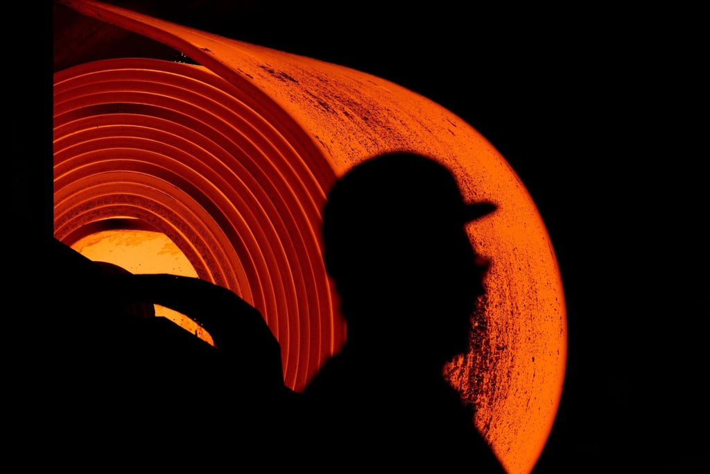 Angesichts der Rekordinflation fordert IG-Metall-Chef Jörg Hofmann ein deutliches Lohnplus von mindesntens sieben Prozent für die Beschäftigten in der Metall- und Elektroindustrie.