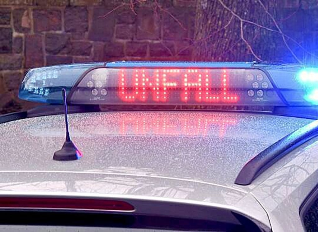 Polizei am Unfallort (Symbolbild)