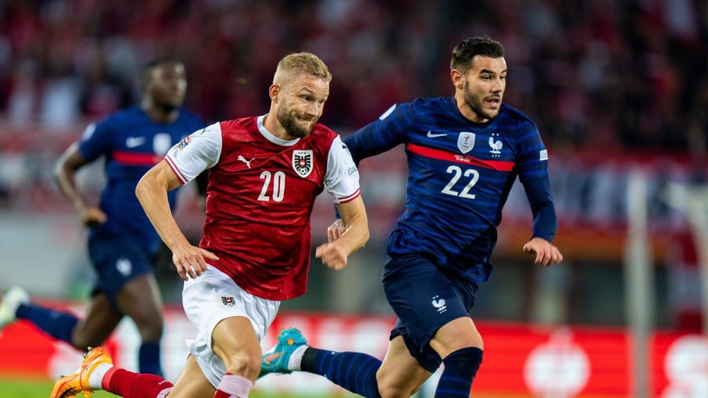 Gibt Gas: Konrad Laimer gegen Theo Hernandez.