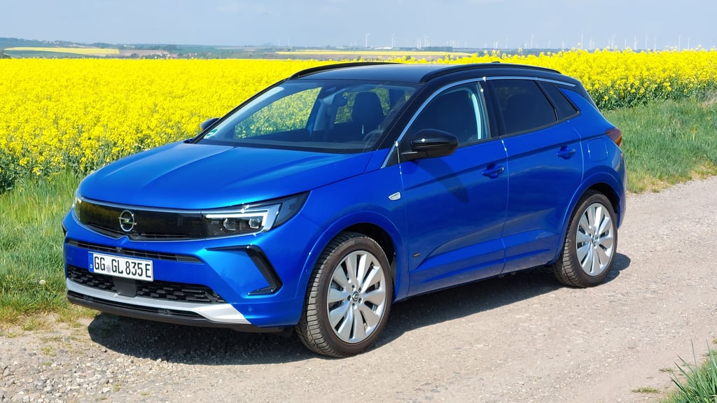 Der Opel Grandland Hybrid4