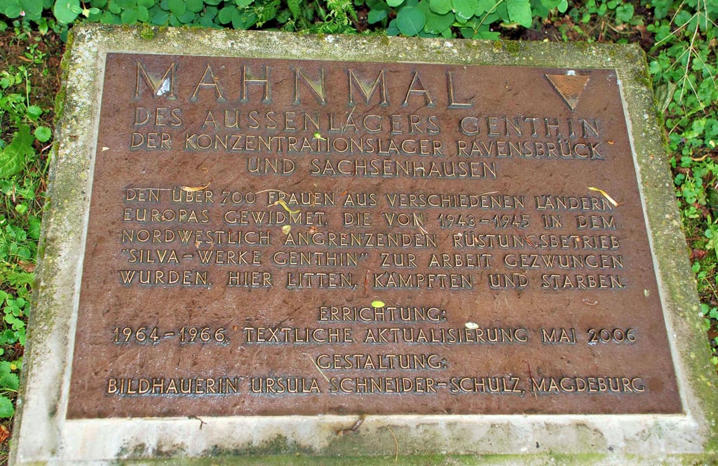 Die Bronzetafel in Genthin-Wald (hier ein Archivbild) wurde beschädigt. Die Polizei bittet Zeugen um Hinweise.