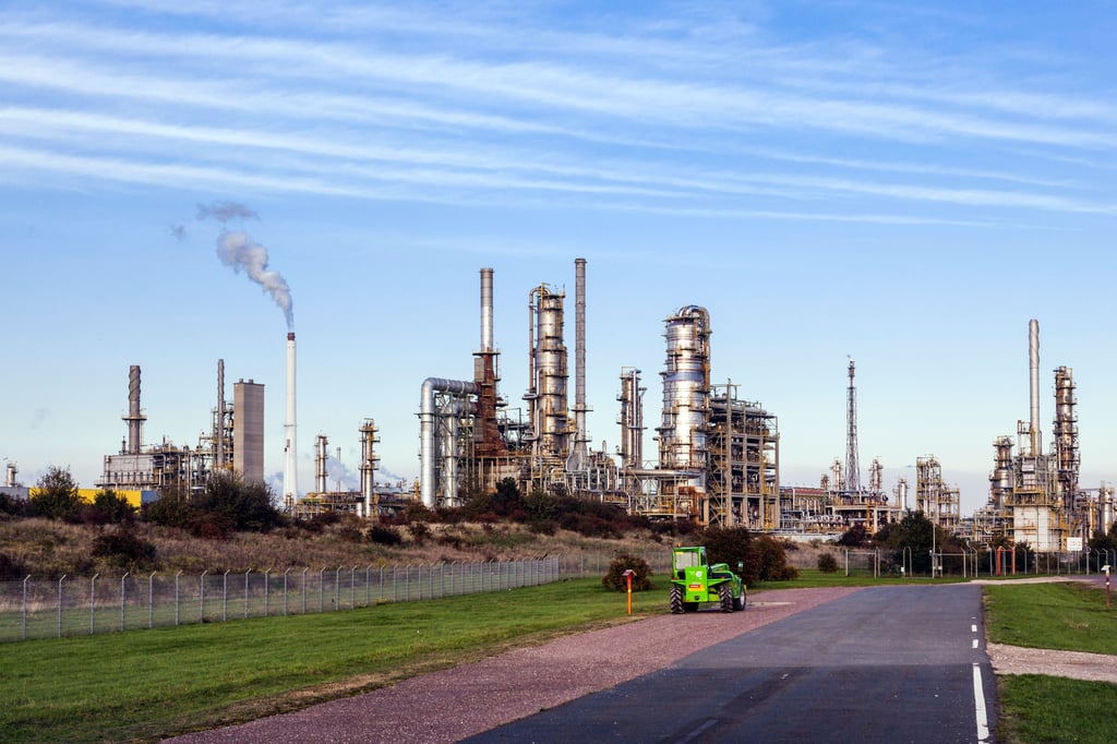 Die Total-Energies-Raffinerie in Leuna versorgt 1500 Tankstellen aller Marken in Mitteldeutschland mit Kraftstoff.