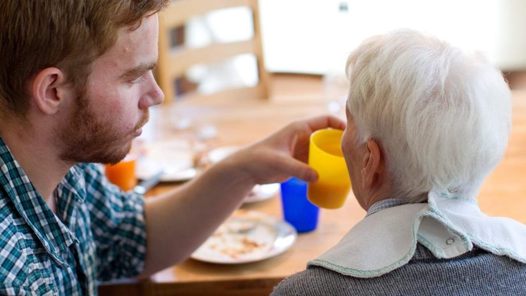 Bundespräsident Steinmeier hat eine alte Debatte neu angestoßen: Sollte jeder ein soziales Pflichtjahr machen?