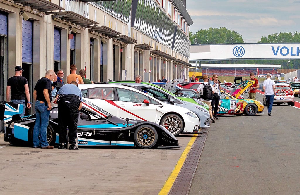 Premiere: Zum ersten Mal fand am Wochenende das Fast-Cars-Treffen in der Motorsport-Arena Oschersleben statt.