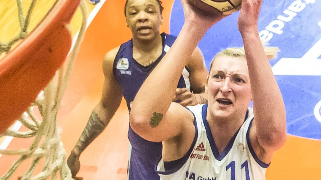 Im März 2014 spielte Katharina Fikiel - damals noch in der Burghalle - mit den Lions gegen Serienmeister Wasserburg.